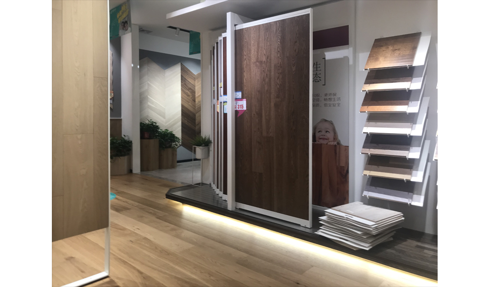 180㎡門店實(shí)景展示1